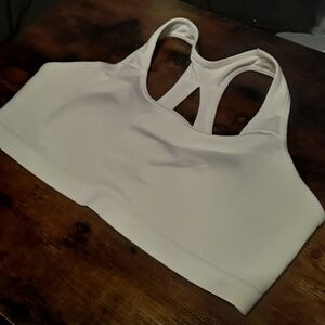 NWOT Avia XXL (20) White Padded Wirefree Gorgeous Comfy Sports bra